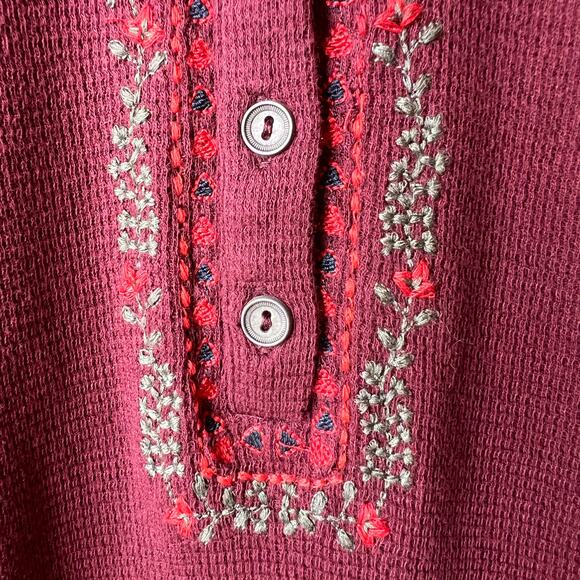 Lucky Brand Top Womens Size Small Burgundy Thermal Henley with Floral Embroidery - Picture 7 of 16